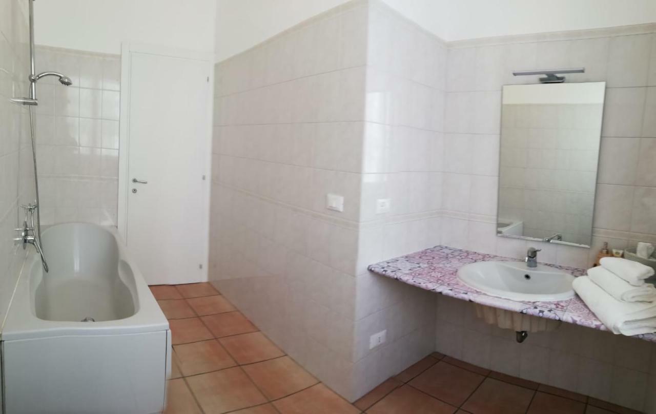 Navigli Darsena Milano Hotel Luaran gambar